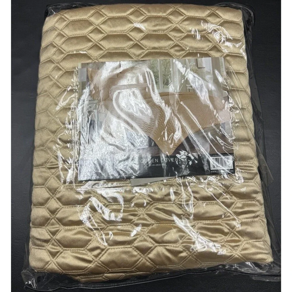 J Queen New York Full/Queen Gold Satinique Quilted Quilt